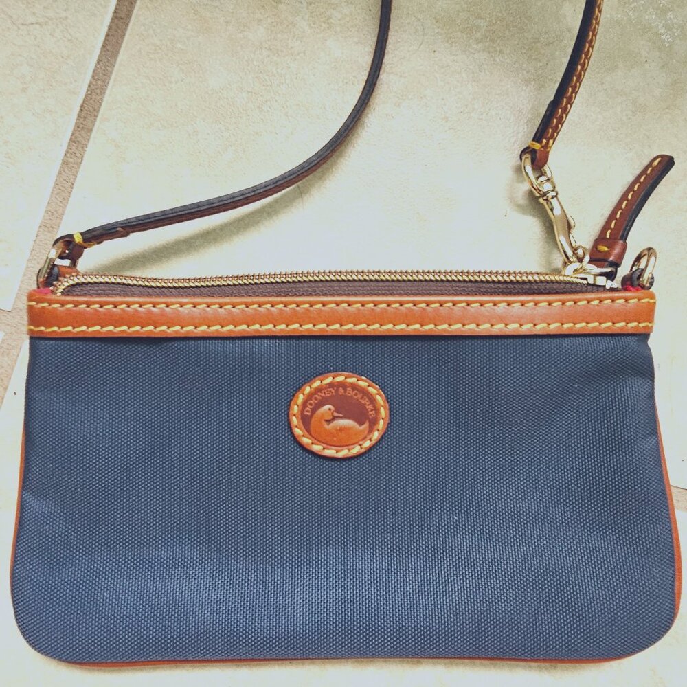 Dooney & Bourke Wristlet - NEW W/O TAGS NAVY CANVAS